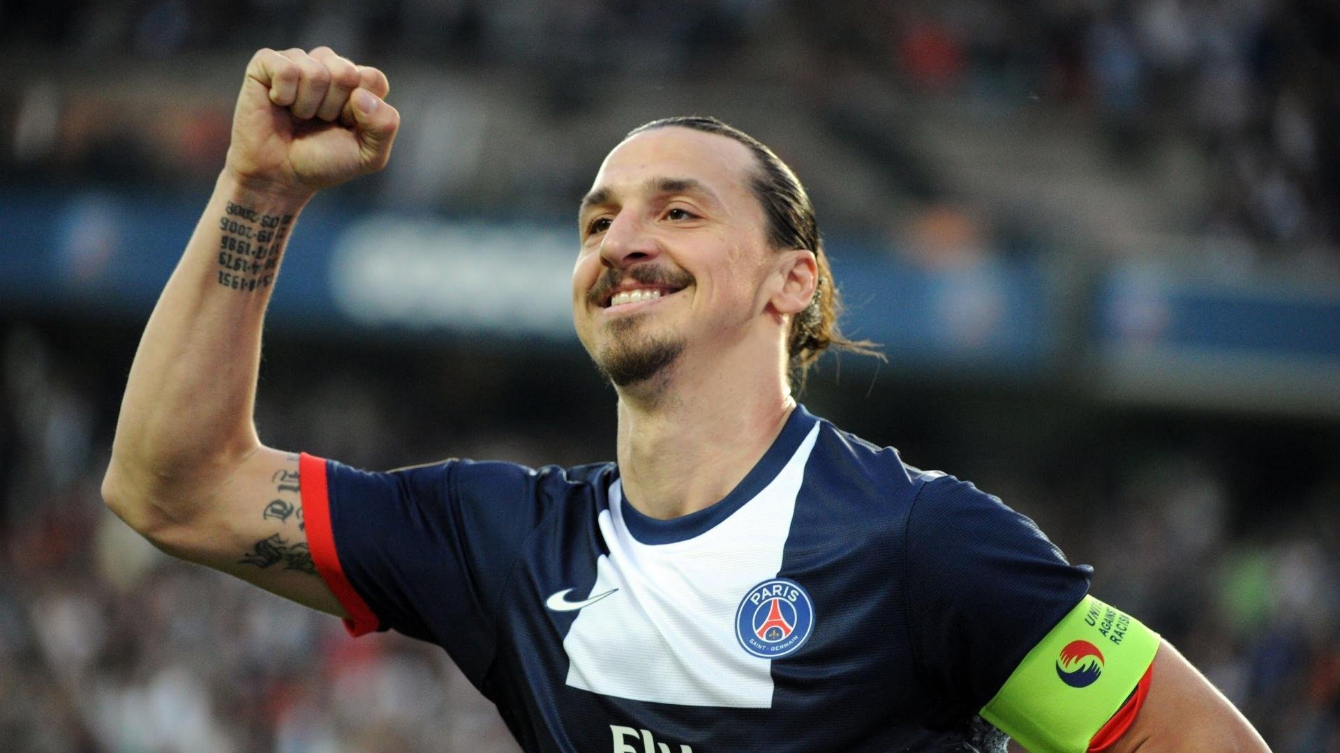 英格兰球员赛后互拥而泣，英格兰队球员